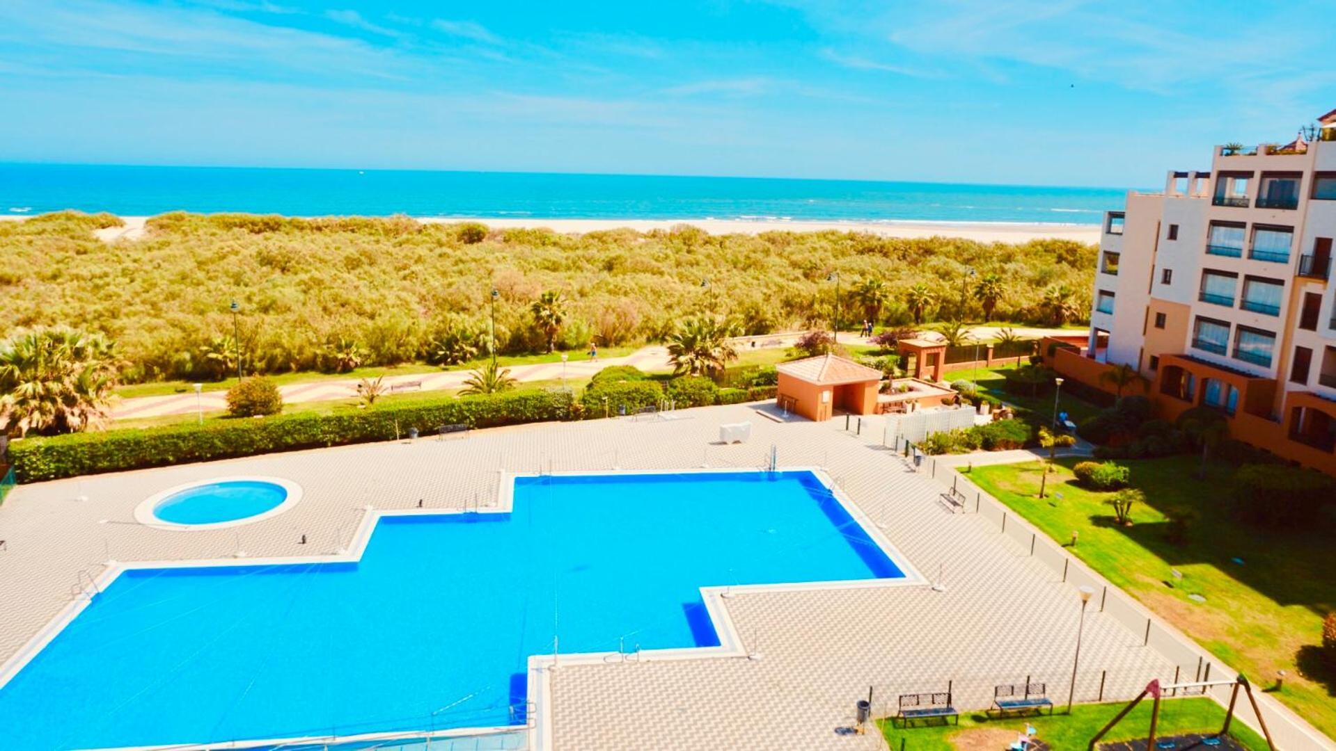 Los Pelícanos, Playa Isla Canela Exterior foto