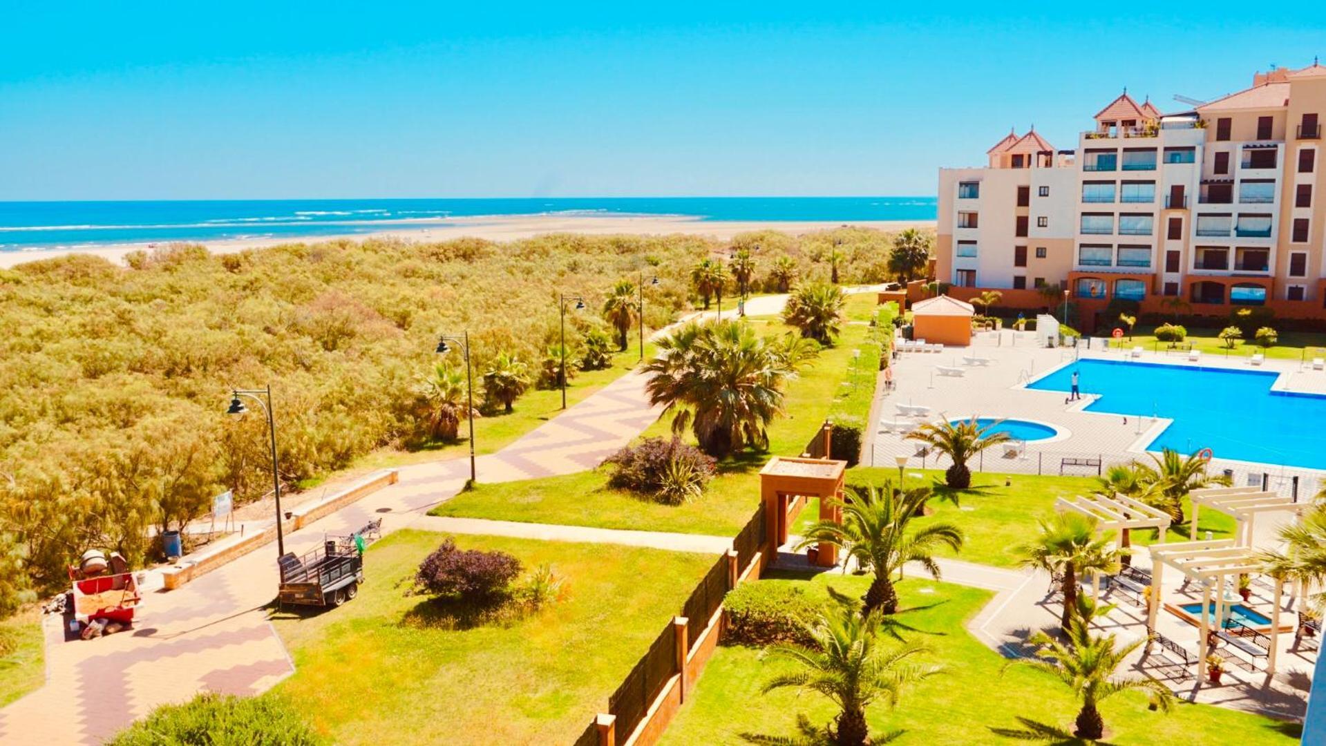 Los Pelícanos, Playa Isla Canela Exterior foto