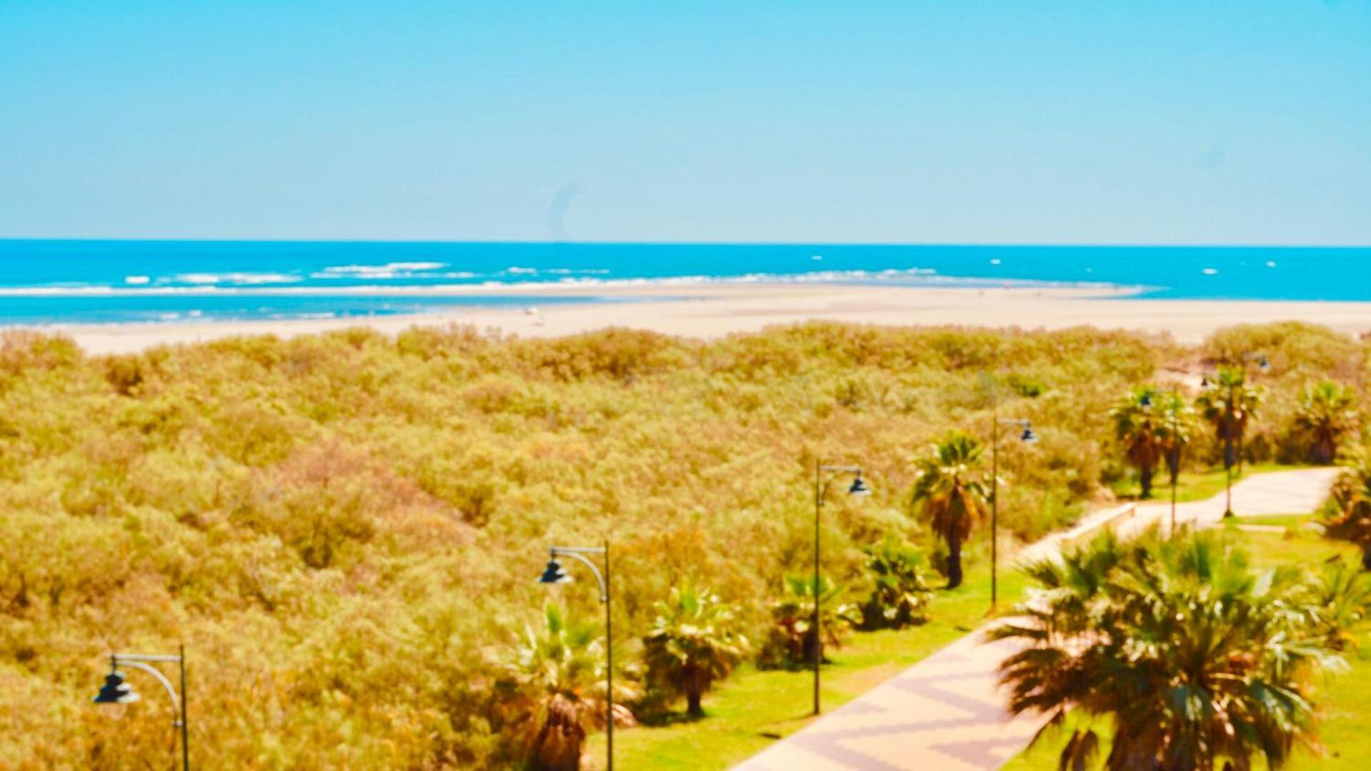 Los Pelícanos, Playa Isla Canela Exterior foto