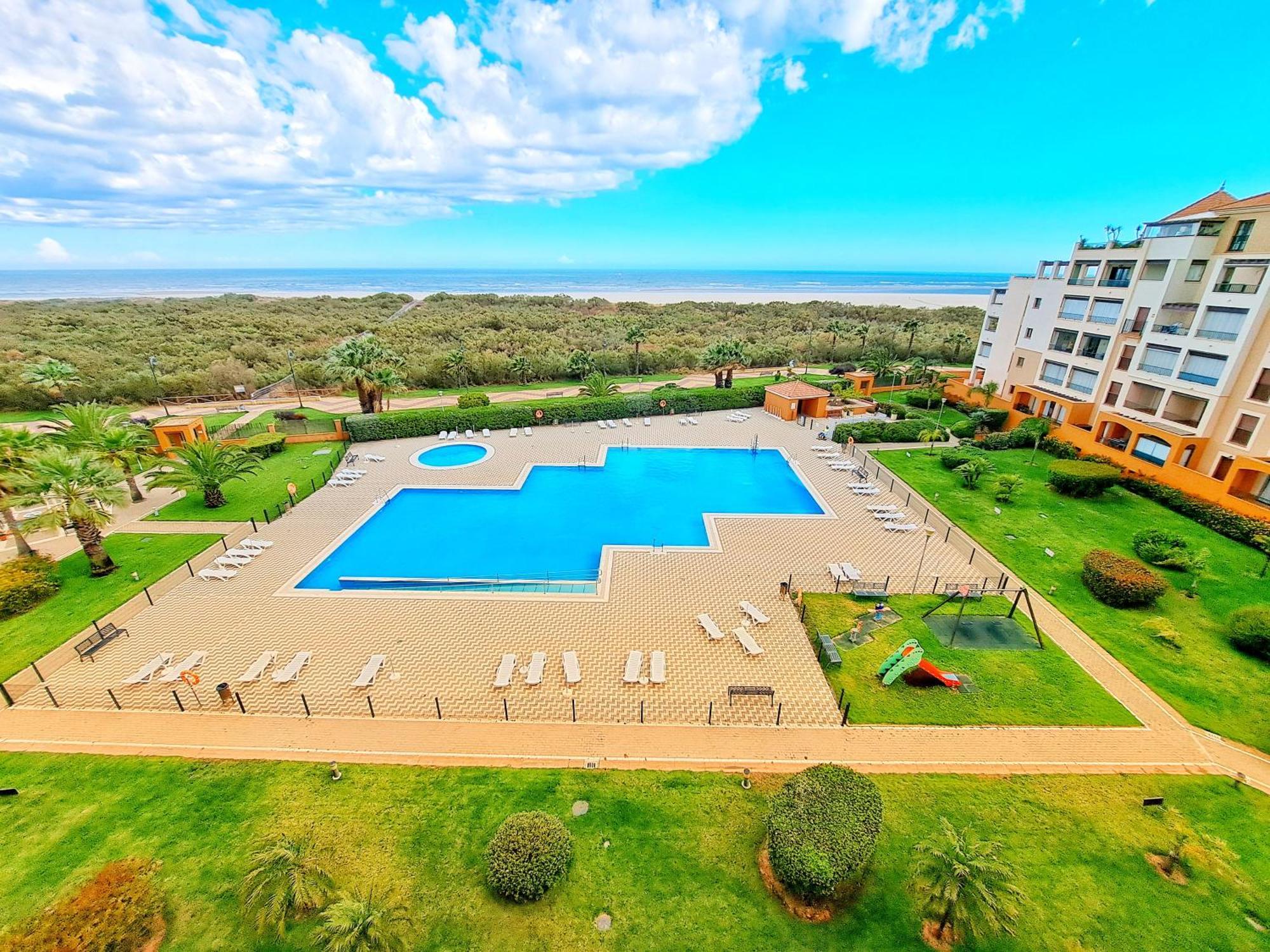 Los Pelícanos, Playa Isla Canela Exterior foto