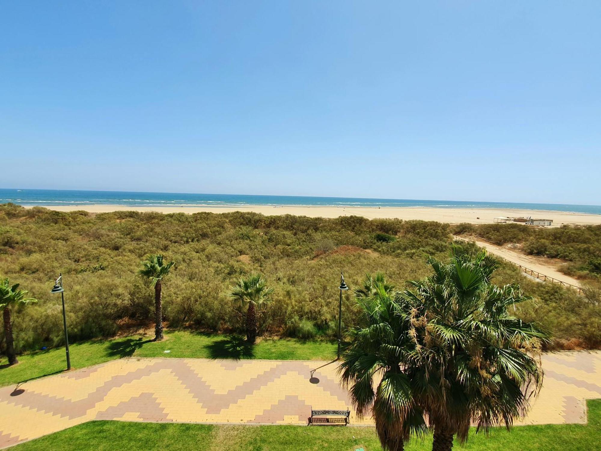 Los Pelícanos, Playa Isla Canela Exterior foto
